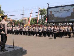 Apel Bersama Penuh Haru, AKBP Anggi Titip Pesan Soliditas kepada Kapolres Baru