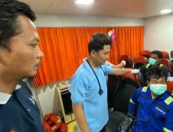 Polda Jatim Terjunkan 30 Personel SAR Polairud dan Almatsus, Evakuasi Korban KMP Mutiara Sentosa 2