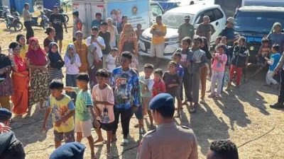 Pulihkan Semangat Pengungsi, Brimob Gelar Trauma Healing dan Pelayanan Kesehatan