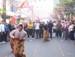Semarak Kemerdekaan di CFD Jalan Dhoho, Kapolres Kediri Kota Ikuti Lomba Bersama Forkopimda