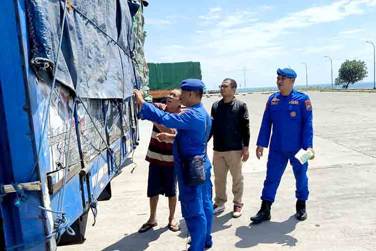 Polres Situbondo Perketat Pemeriksaan Muatan Truk