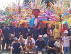 Antusias Warga Sumberlumbu Meriahkan Carnival HUT ke-81 RI, Tampilkan Ondel-Ondel