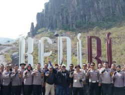 Riding ke Gunung Kelud, Polres Kediri dan Awak Media Suarakan Kesiapsiagaan Bencana