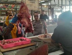 Bersama Satgas Pangan, Kapolsek Grogol Pantau Langsung Kondisi Sembako di Pasar Gringging