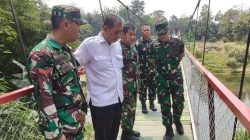 Dandim Pemalang Dampingi Katim Wasrik Itdam IV/Diponegoro Tinjau Progres Pembangunan Jembatan Gantung Perintis Garuda Sungai Comal