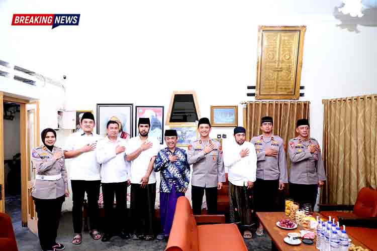 Kapolres Kediri Kota Gus Bidin Sepakat Perkuat Komunikasi Jaga Keamanan Kegiatan di Lirboyo