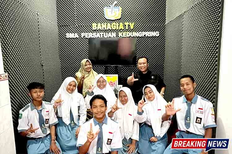 Kreativitas Tanpa Batas, Tim Media SMAPER Lamongan Resmikan Akronim KLIK sebagai Identitas Baru