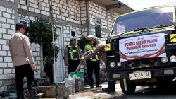 Polres Gresik Peduli, Salurkan Bantuan Air Bersih untuk Warga 3 Desa di Balongpanggang
