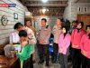 Kisah Haru Marfel Bocah SD Rawat Ibu Lumpuh Sendirian, Kapolres Kediri Datang Membawa Harapan