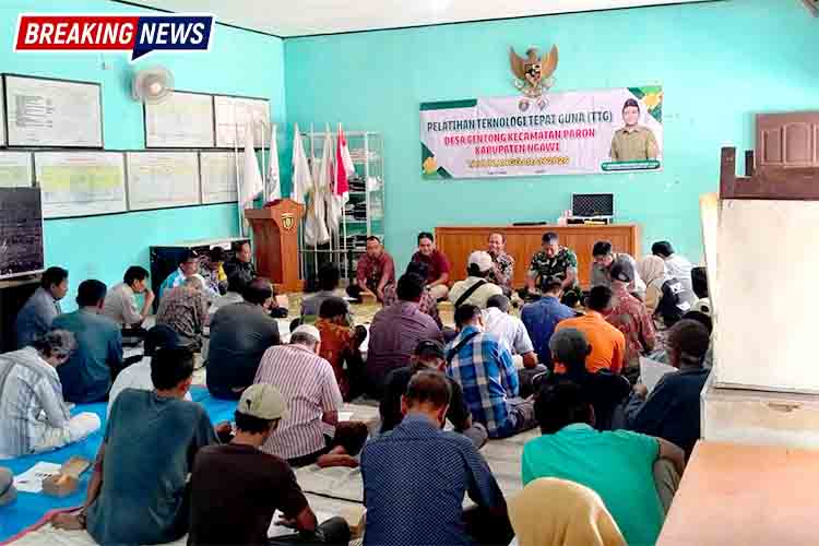 Wujudkan Pertanian Berkelanjutan, Babinsa Paron Dampingi Petani Belajar Teknologi Ramah Lingkungan
